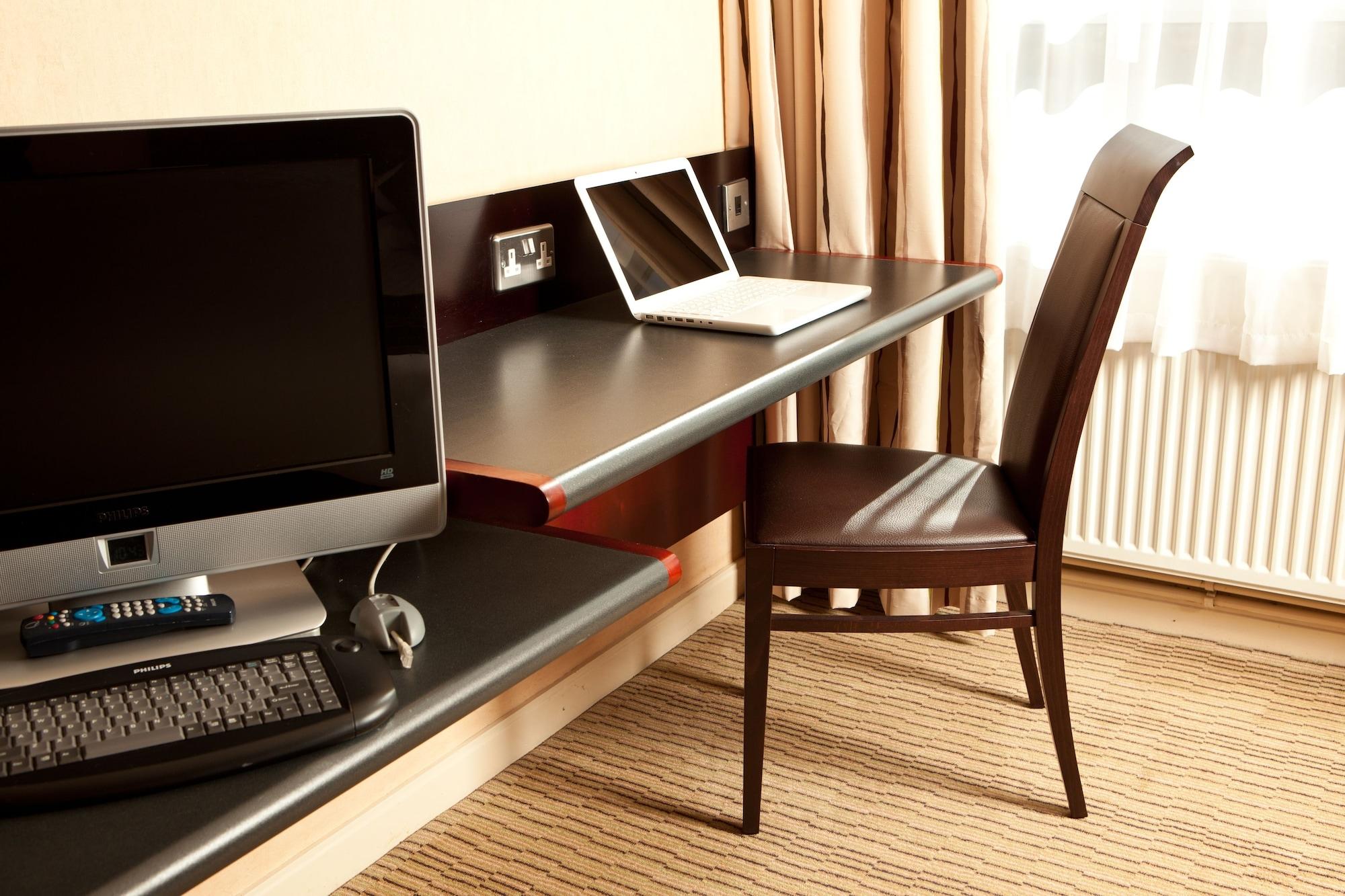 Mercure Leeds Parkway Hotel Buitenkant foto