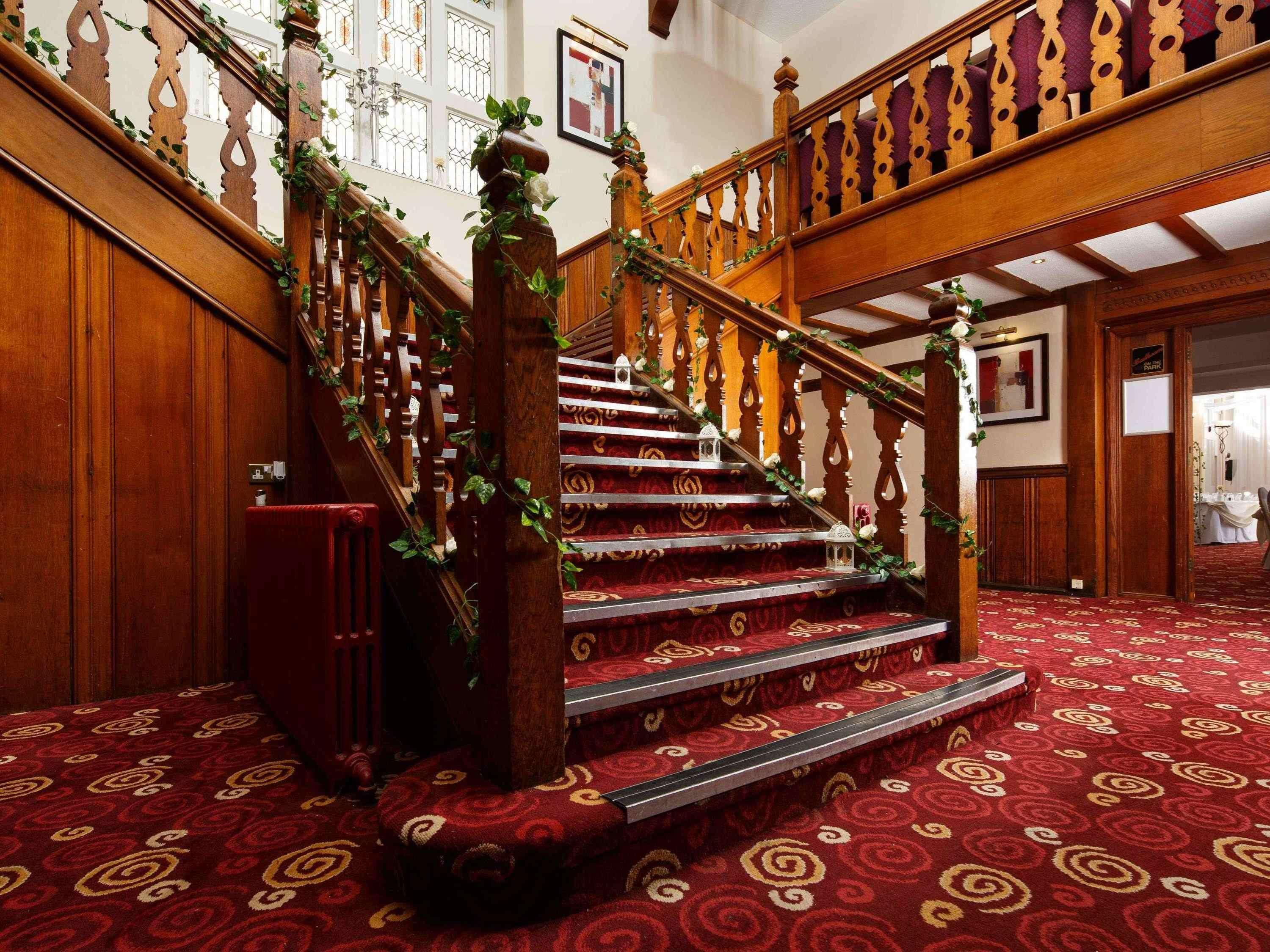 Mercure Leeds Parkway Hotel Buitenkant foto