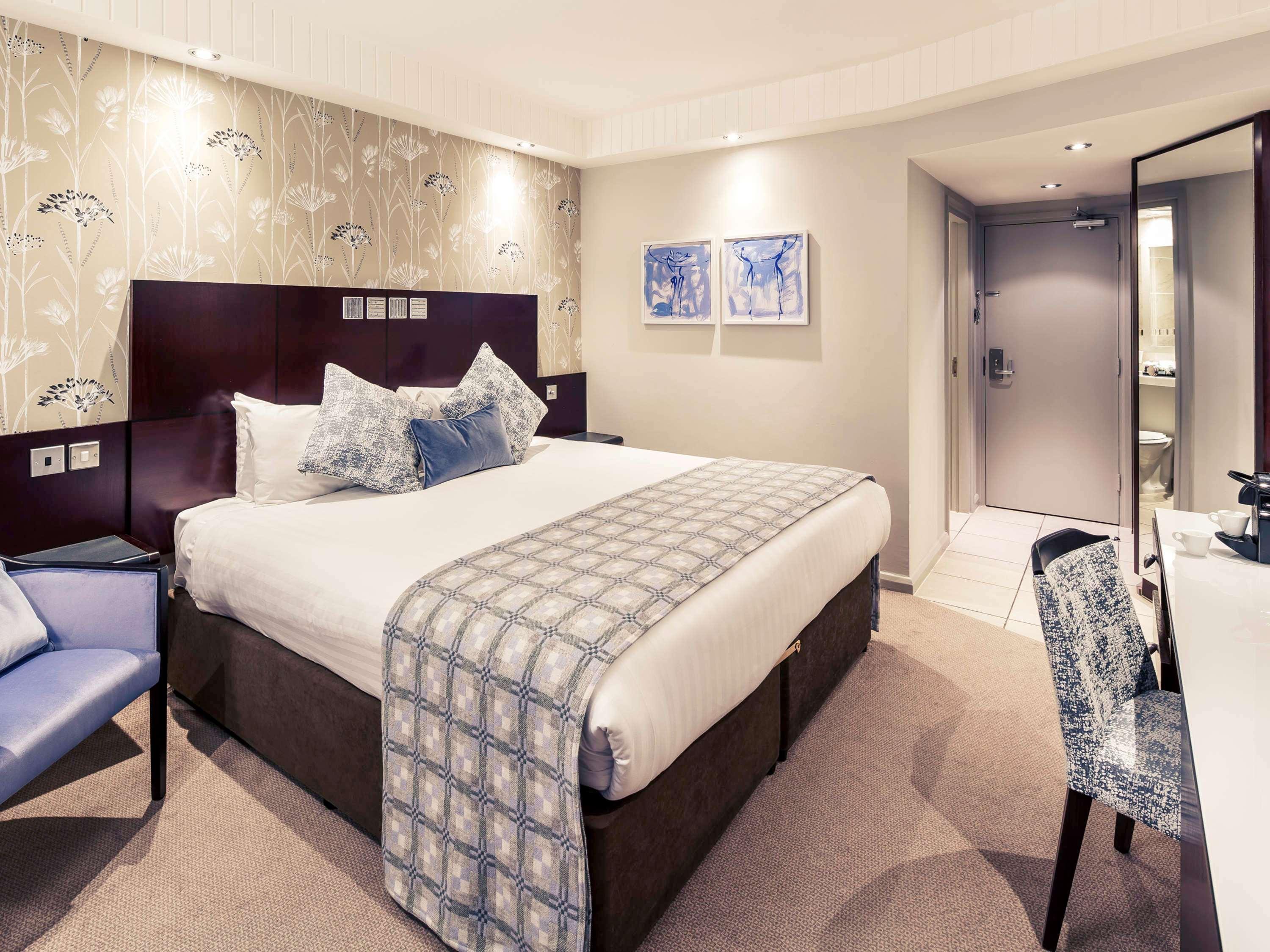 Mercure Leeds Parkway Hotel Buitenkant foto