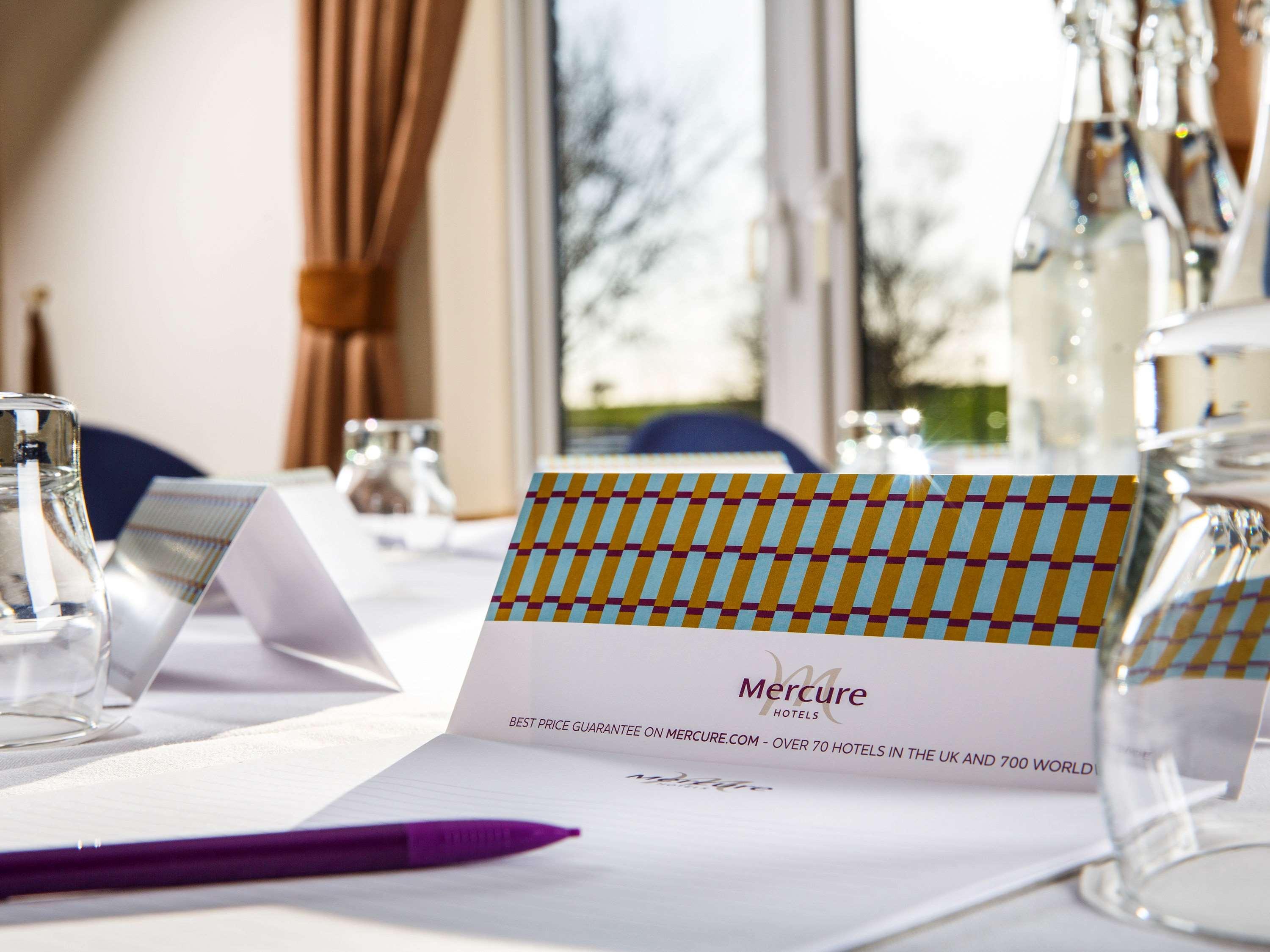 Mercure Leeds Parkway Hotel Buitenkant foto