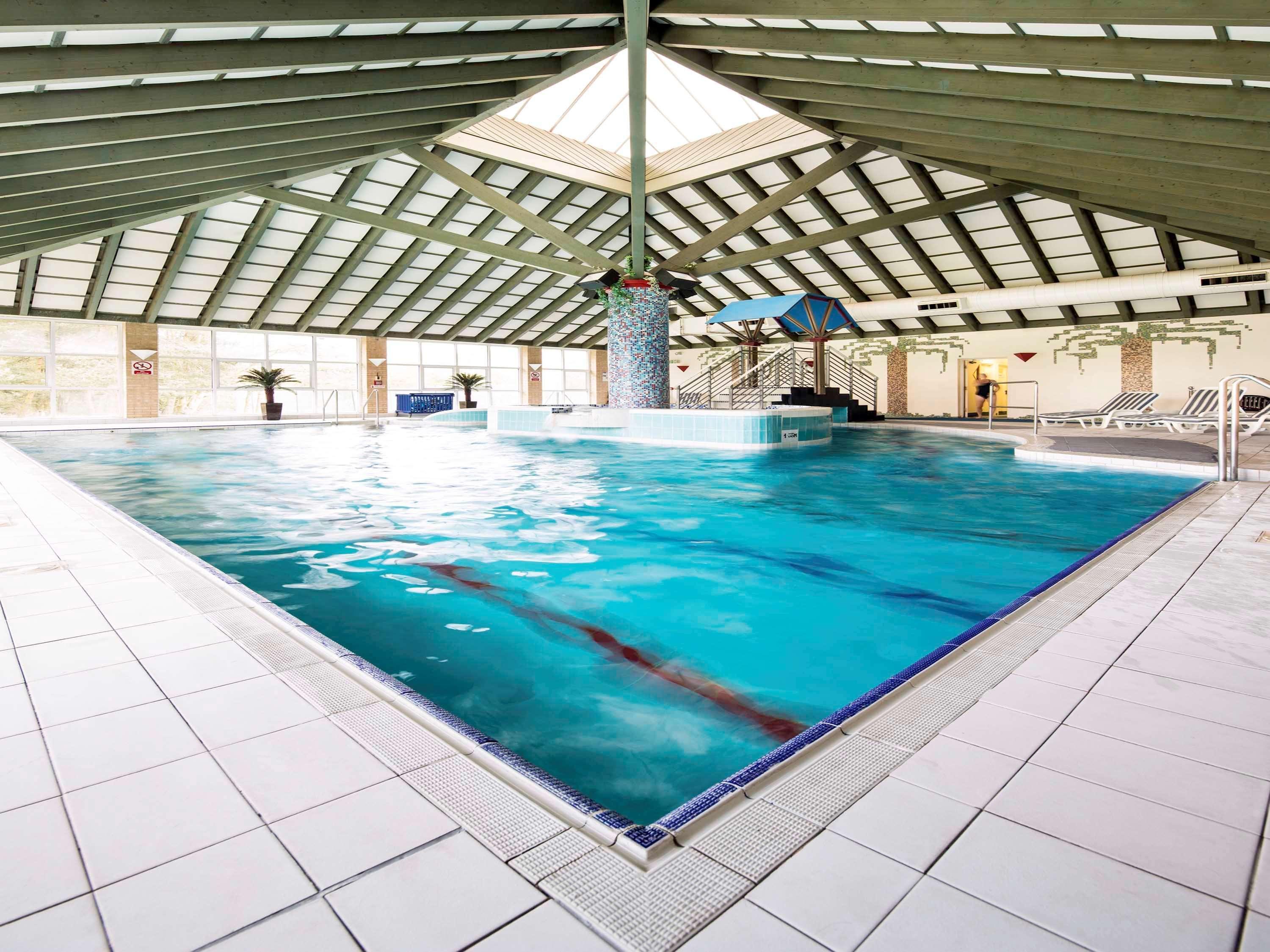 Mercure Leeds Parkway Hotel Buitenkant foto