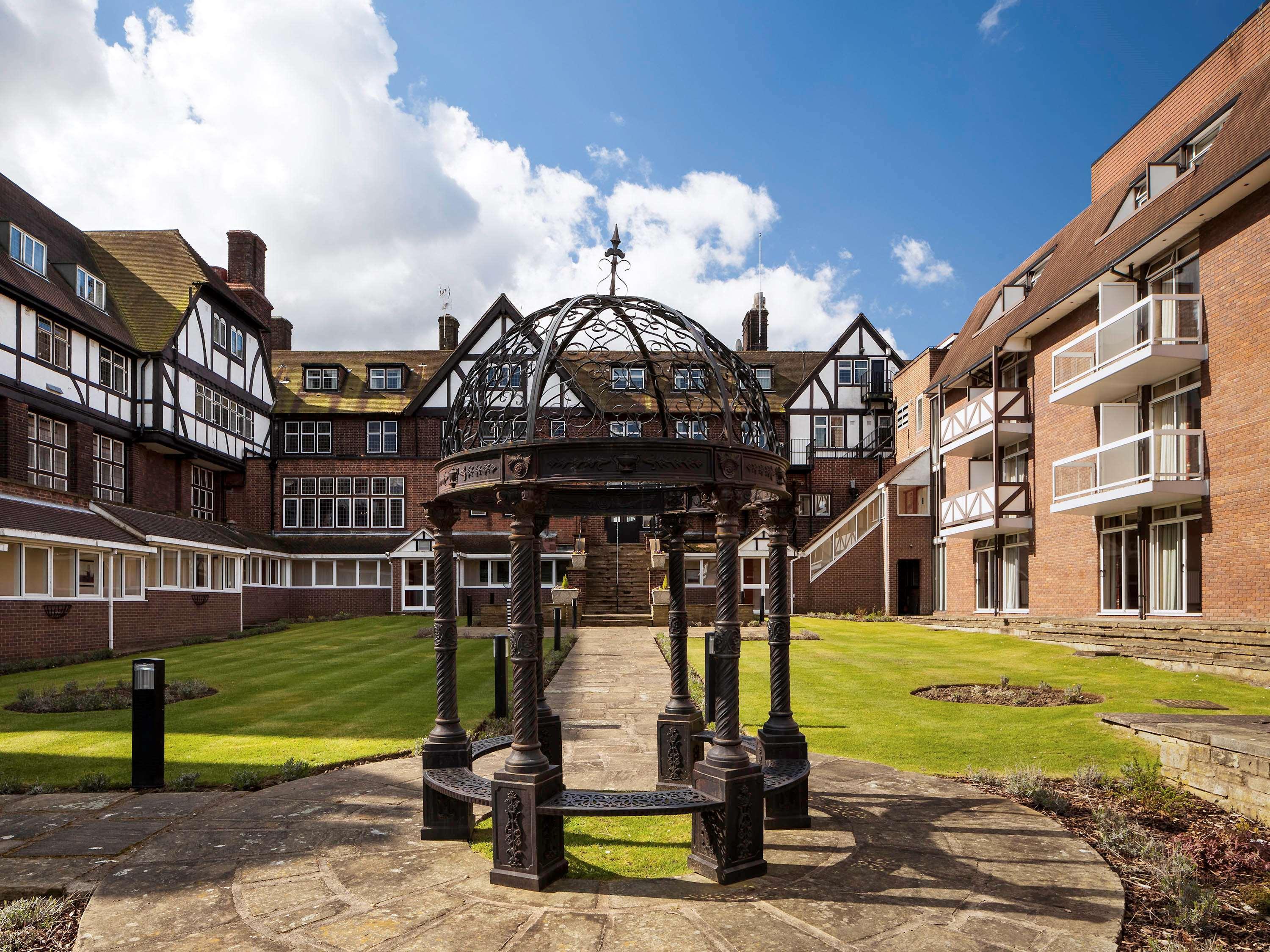Mercure Leeds Parkway Hotel Buitenkant foto