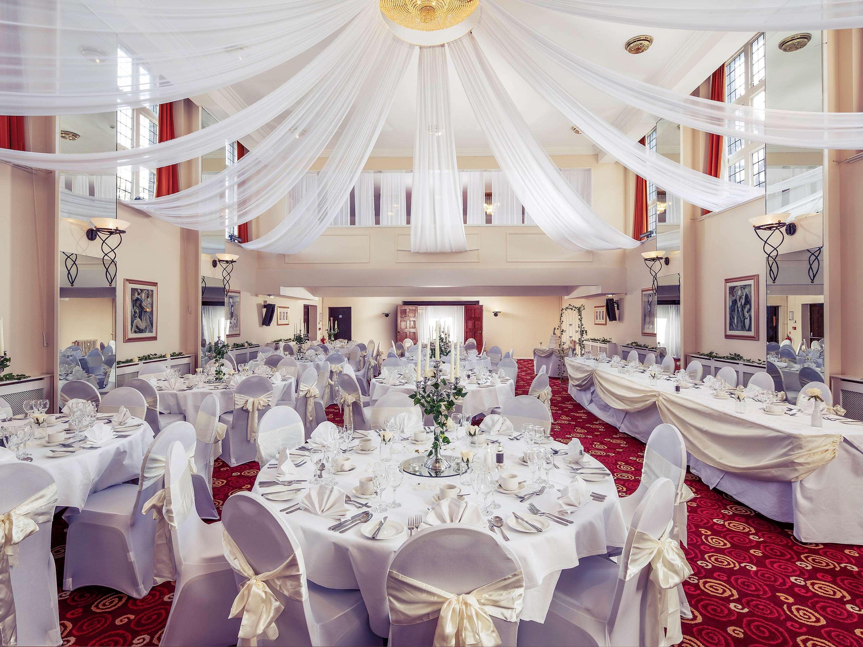 Mercure Leeds Parkway Hotel Buitenkant foto
