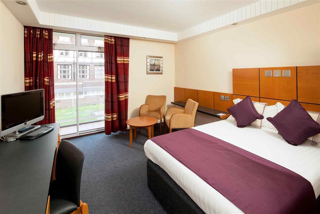 Mercure Leeds Parkway Hotel Buitenkant foto