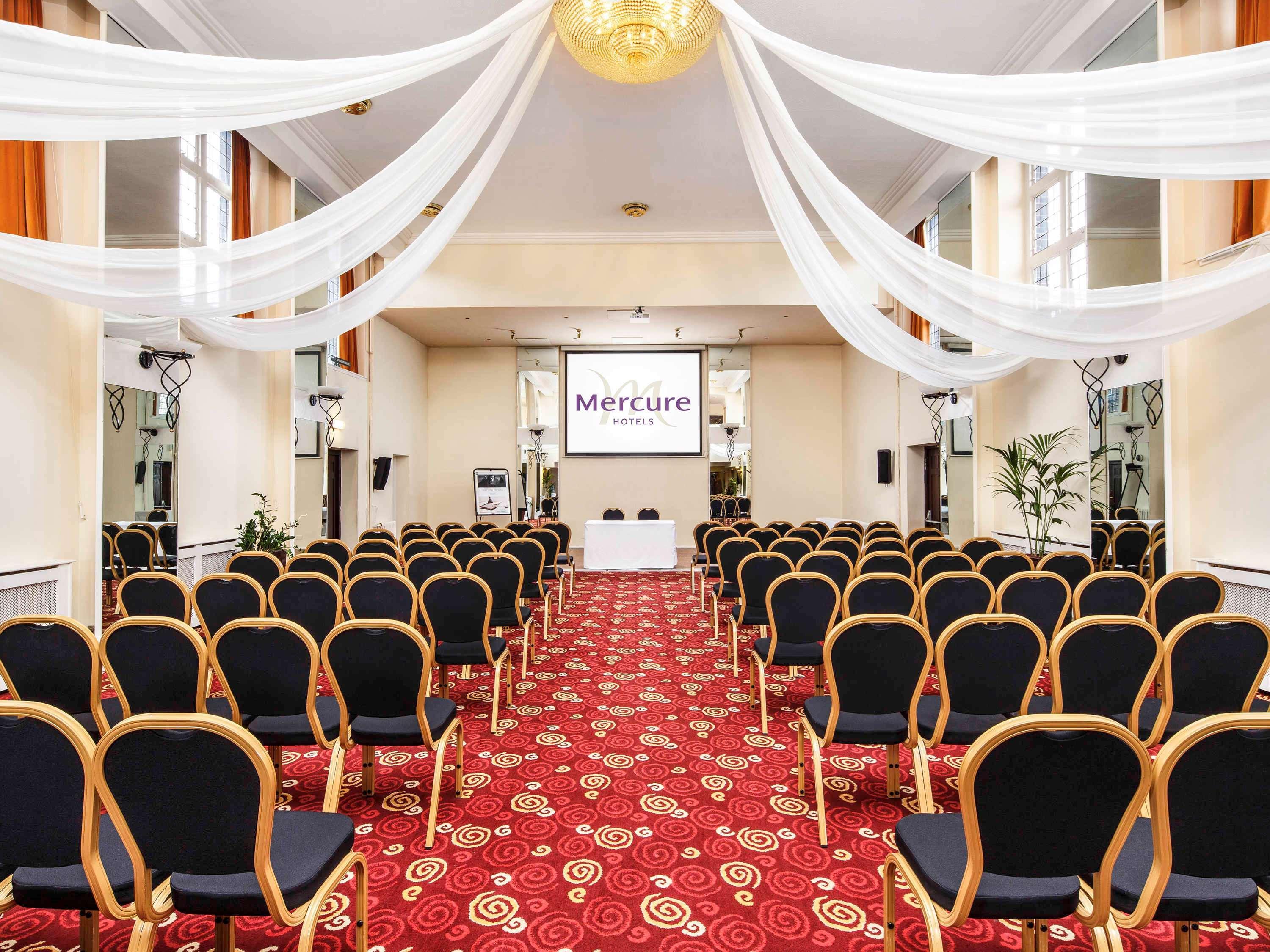 Mercure Leeds Parkway Hotel Buitenkant foto
