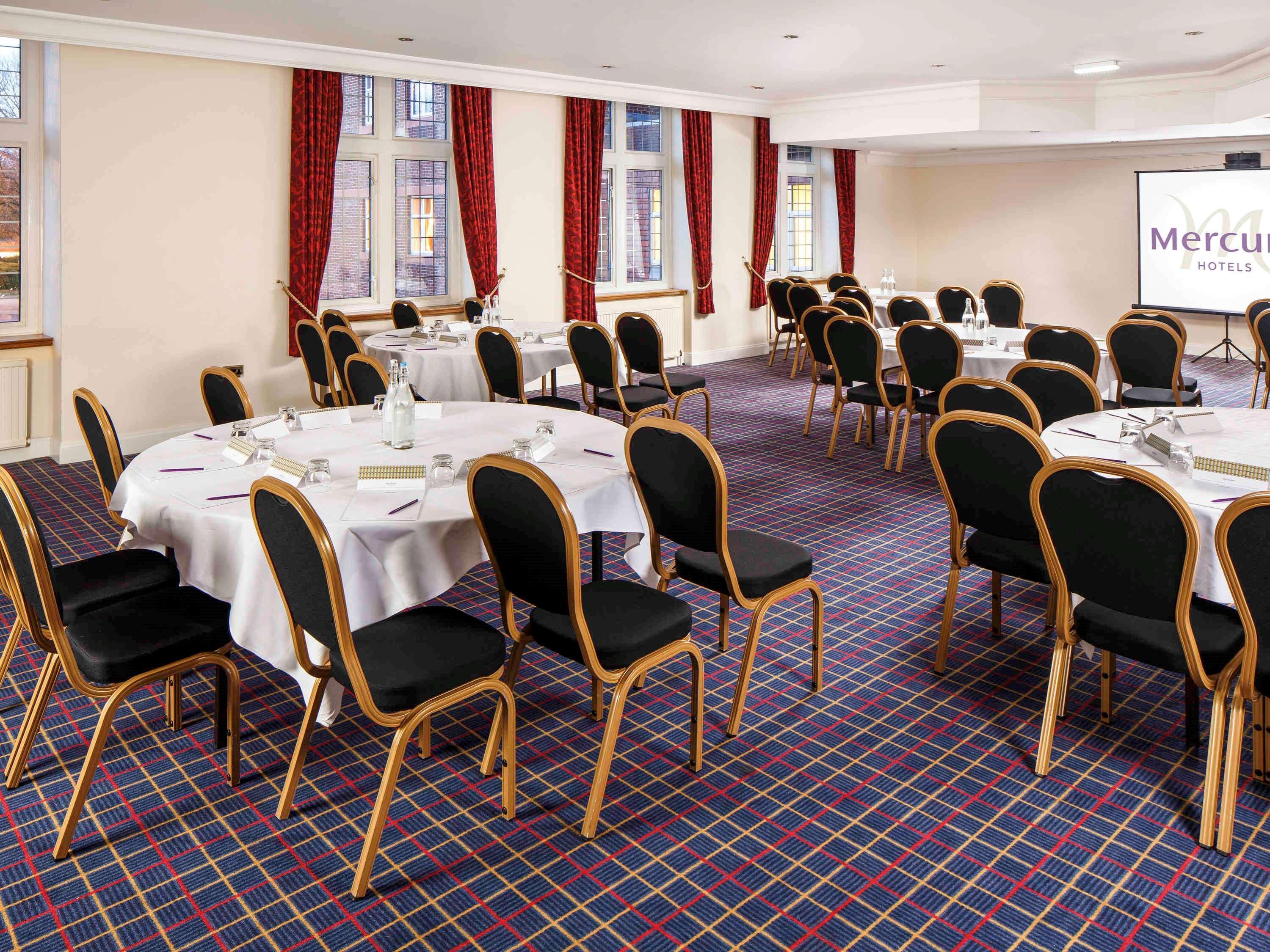 Mercure Leeds Parkway Hotel Buitenkant foto