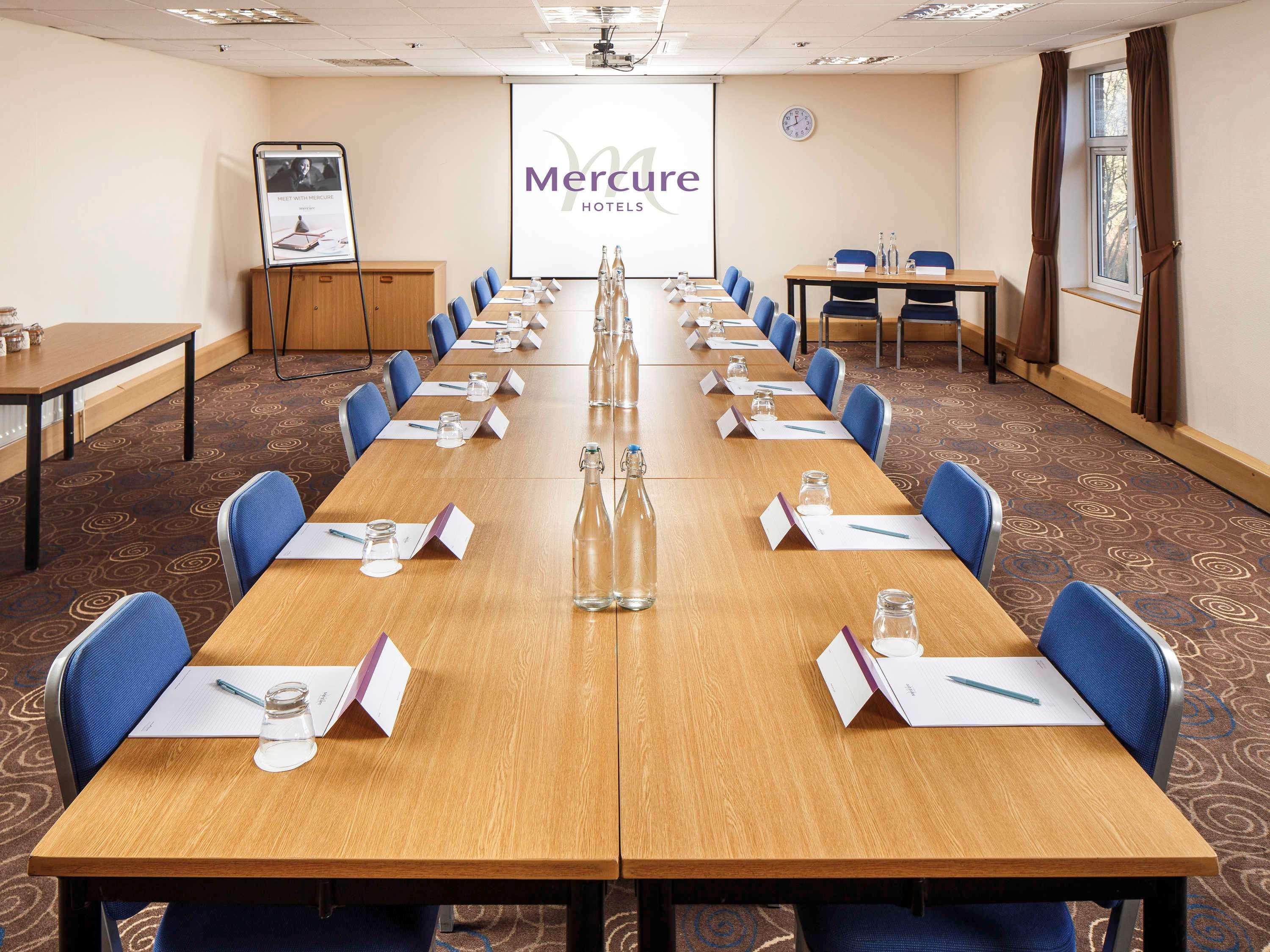 Mercure Leeds Parkway Hotel Buitenkant foto