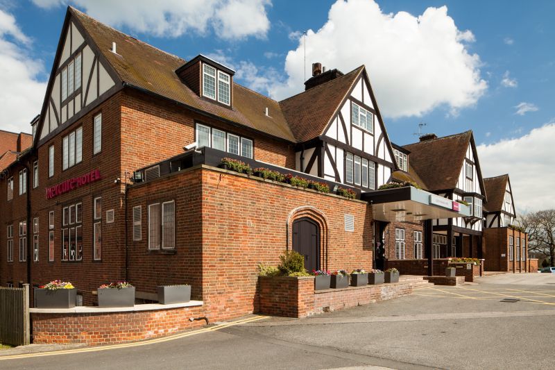Mercure Leeds Parkway Hotel Buitenkant foto