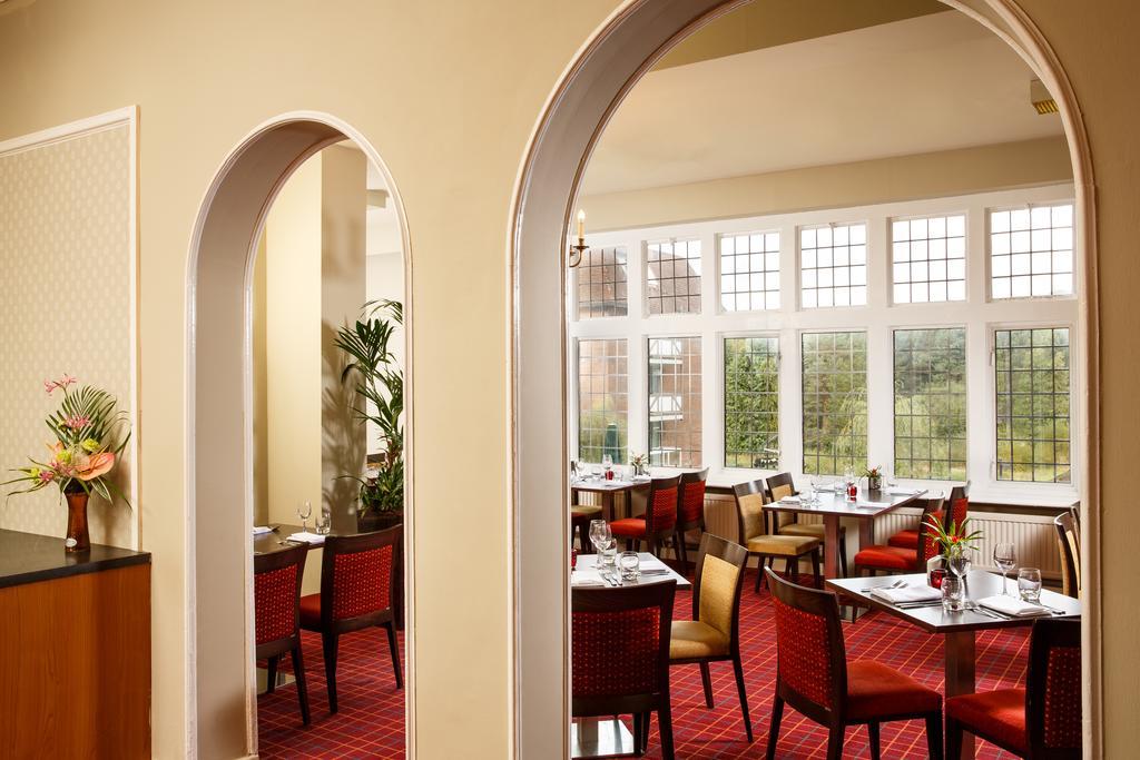 Mercure Leeds Parkway Hotel Buitenkant foto