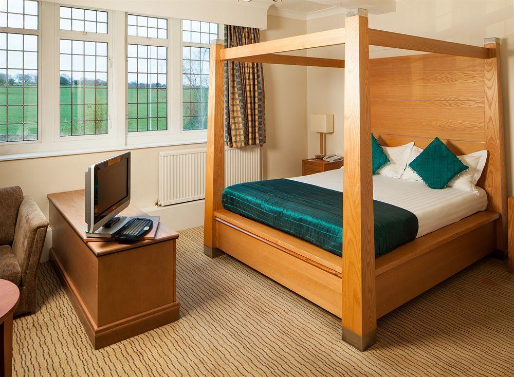Mercure Leeds Parkway Hotel Buitenkant foto