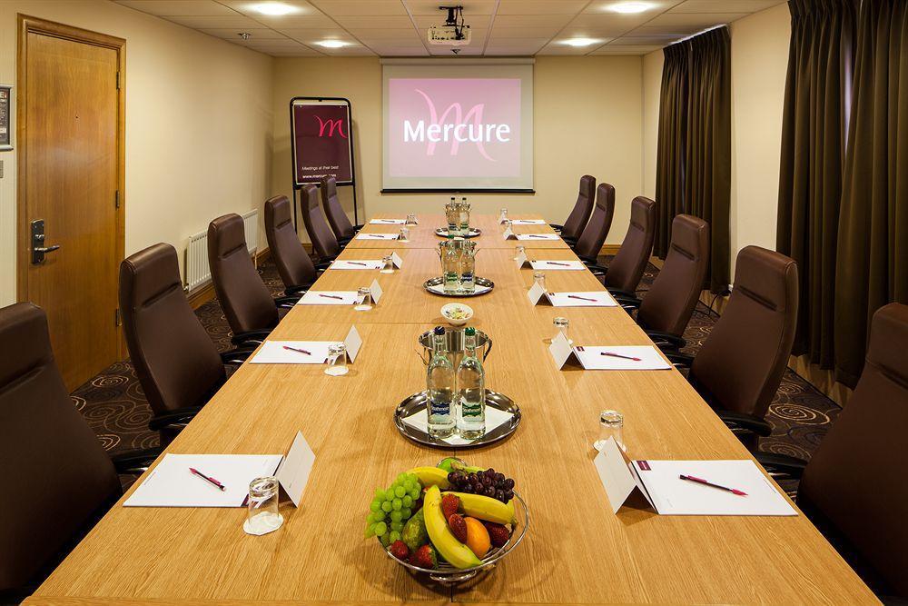 Mercure Leeds Parkway Hotel Buitenkant foto